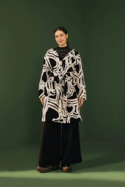 Farm Rio Black And White Wild Hearts Fleece Coat 9 Farm Rio Black And White Wild Hearts Fleece Coat -Farm Rio Shoop 302234 04