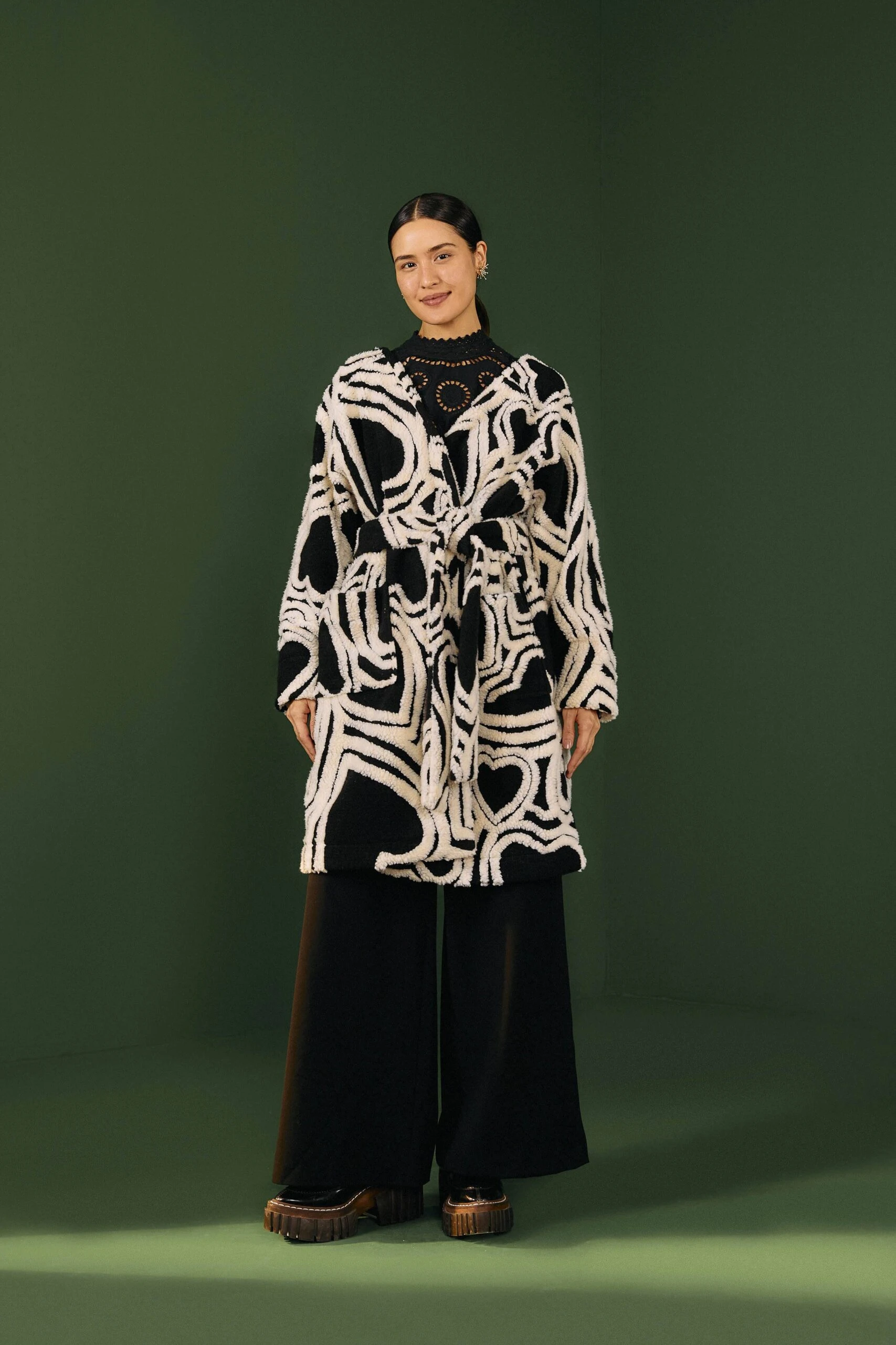 Farm Rio Black And White Wild Hearts Fleece Coat 4 Farm Rio Black And White Wild Hearts Fleece Coat - Image 4