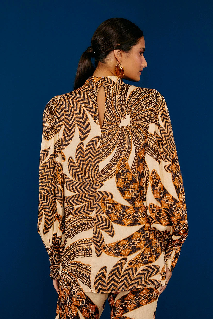 Farm Rio Sand Yawanawa Banana Lenzing™ Ecovero™ Viscose Blouse 3 Farm Rio Sand Yawanawa Banana Lenzing™ Ecovero™ Viscose Blouse - Image 3