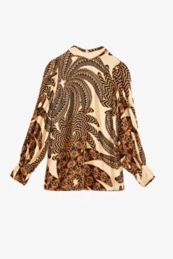 Farm Rio Sand Yawanawa Banana Lenzing™ Ecovero™ Viscose Blouse 7 Farm Rio Sand Yawanawa Banana Lenzing™ Ecovero™ Viscose Blouse -Farm Rio Shoop 305378 04