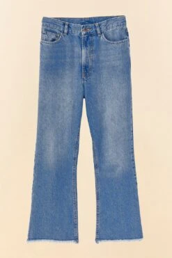 Farm Rio Light Wash Carrot Denim Pants 9 Farm Rio Light Wash Carrot Denim Pants -Farm Rio Shoop 306669 06