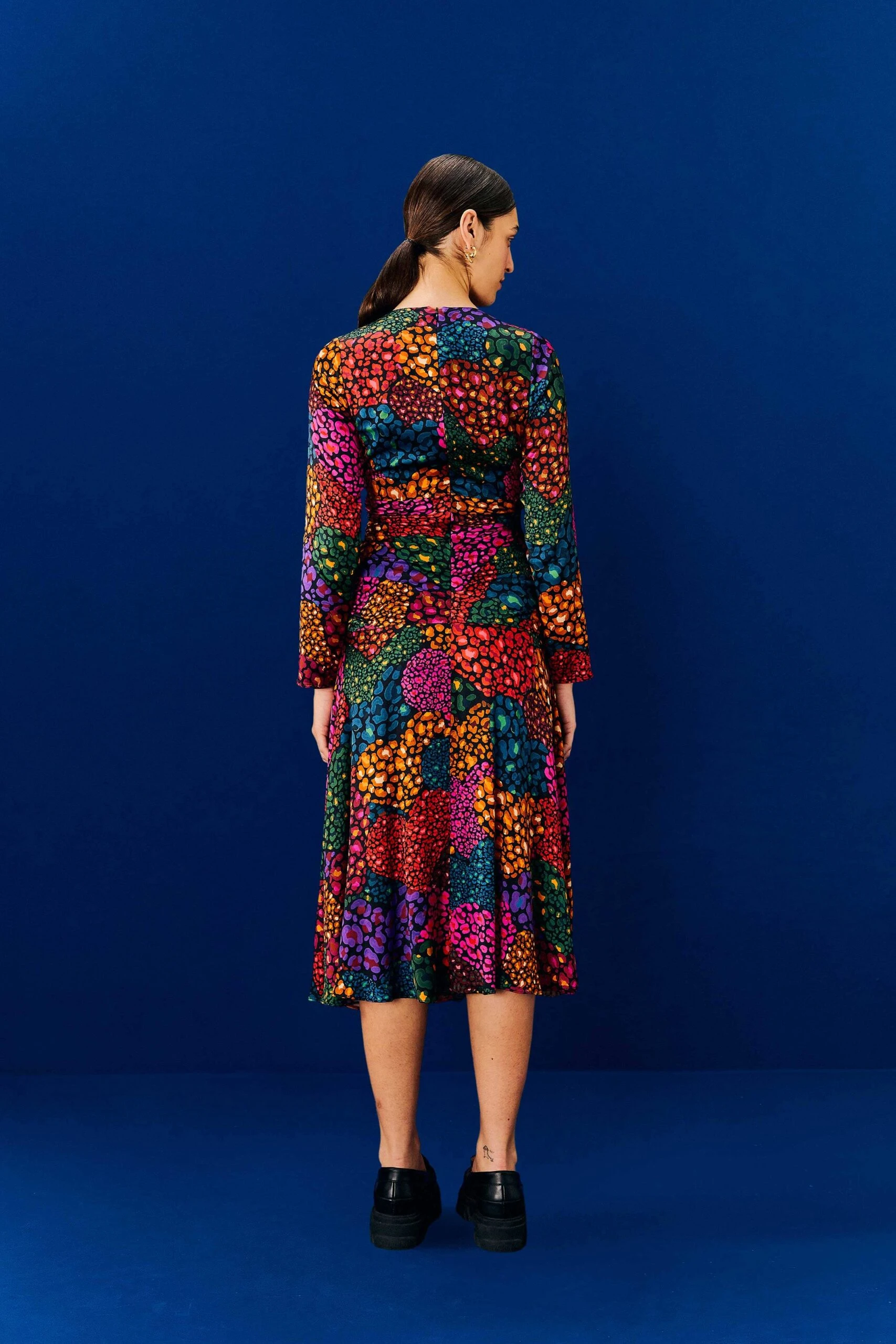 Farm Rio Rainbow Hearts Lenzing™ Ecovero™ Viscose Midi Dress 3 Farm Rio Rainbow Hearts Lenzing™ Ecovero™ Viscose Midi Dress - Image 3