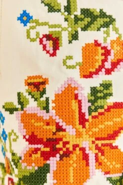 Farm Rio Embroidered Floral Twill Shorts 9 Farm Rio Embroidered Floral Twill Shorts -Farm Rio Shoop 309421 05