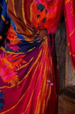 Farm Rio Vintage Wave Circle Cut-Out Midi Dress 10 Farm Rio Vintage Wave Circle Cut-Out Midi Dress -Farm Rio Shoop 312373 04