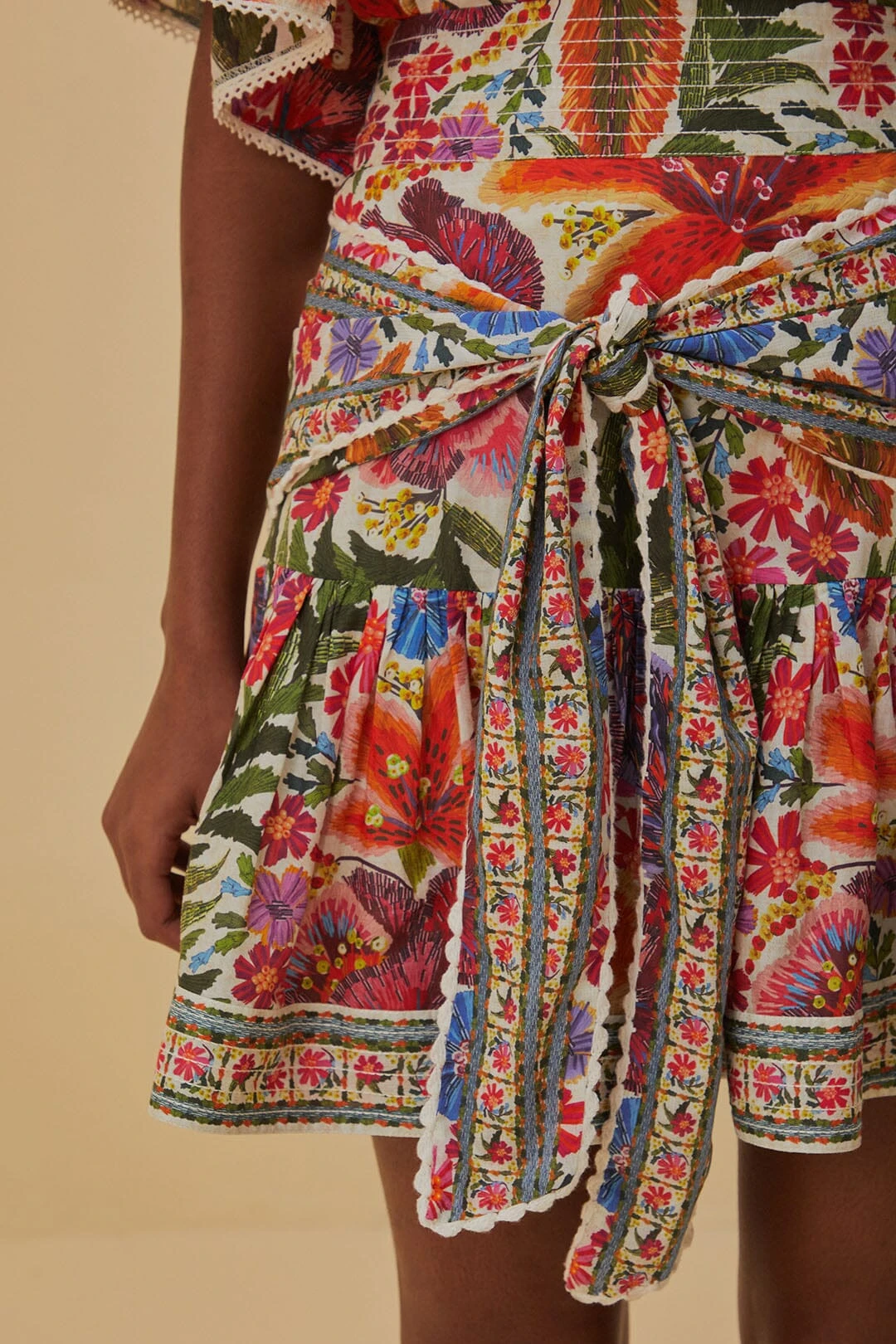 Farm Rio Off-White Tropical Yard Mini Skirt 3 Farm Rio Off-White Tropical Yard Mini Skirt - Image 3